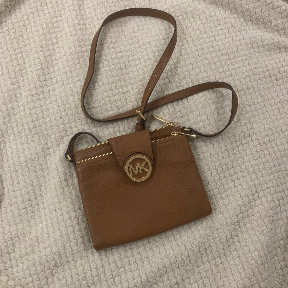 Michael Kors small leather bag w/emblem
